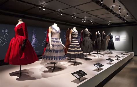 dior musée mccord|Découvrez Dior, McMaster et Chapleau au Musée .